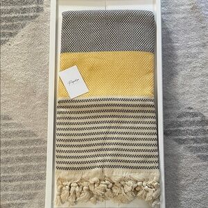 NEW Papatya Bloom 100% cotton Turkish towel. Large 39" x 71" yellow